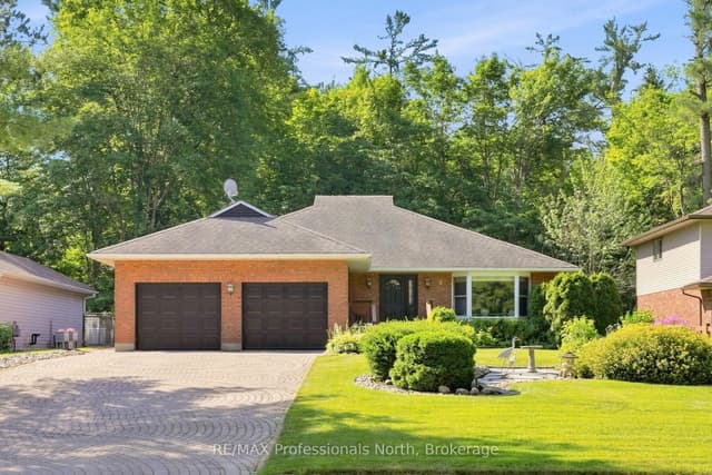 Detached at 8 PALMER Court, Bracebridge, ON P1L 1K5