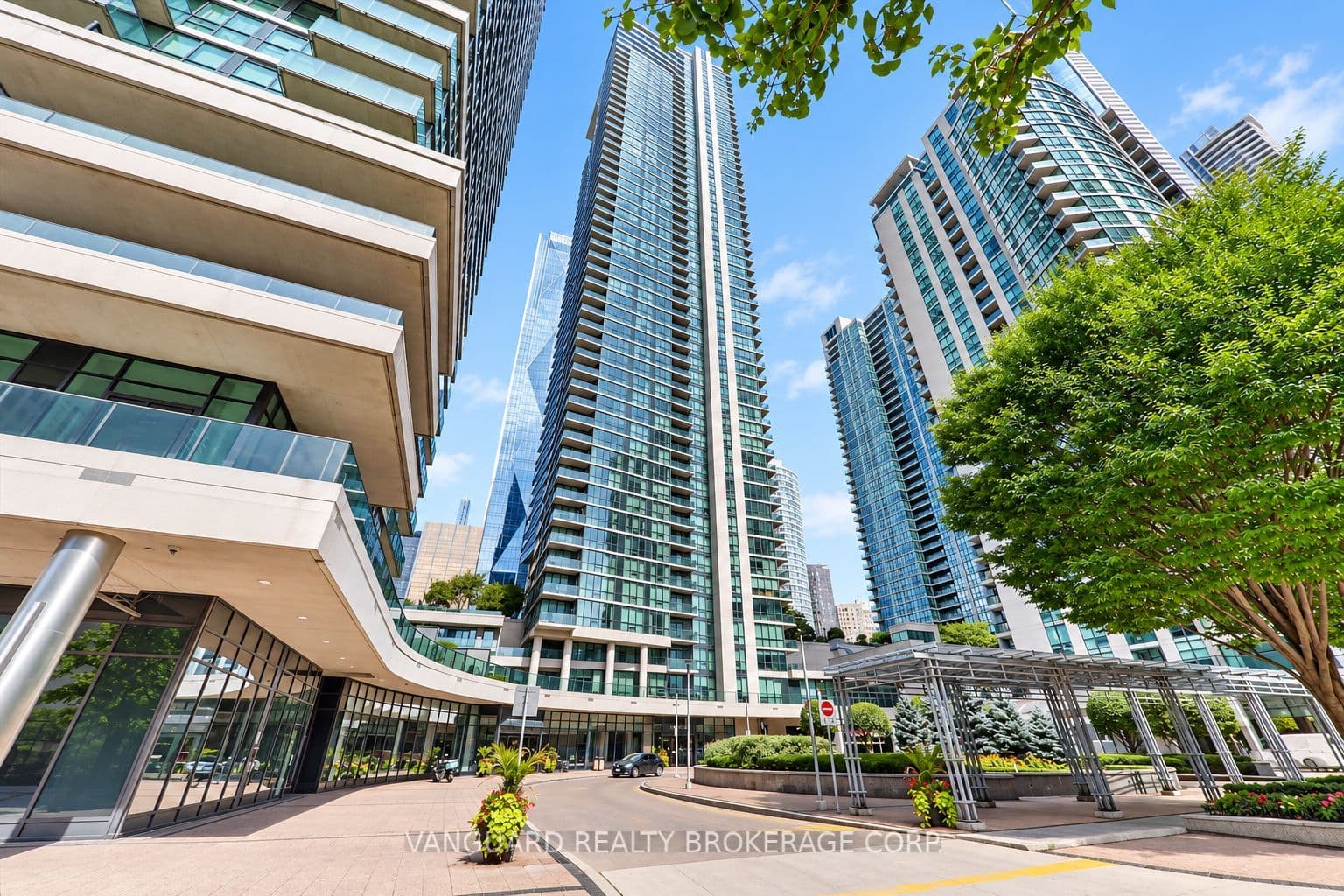 Suite 5104 · Floor 51, Unit 5104 · 16 Harbour St