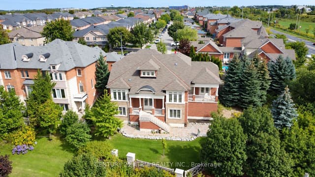 Detached at 111 Zokol Drive, Aurora, ON L4G 0B9