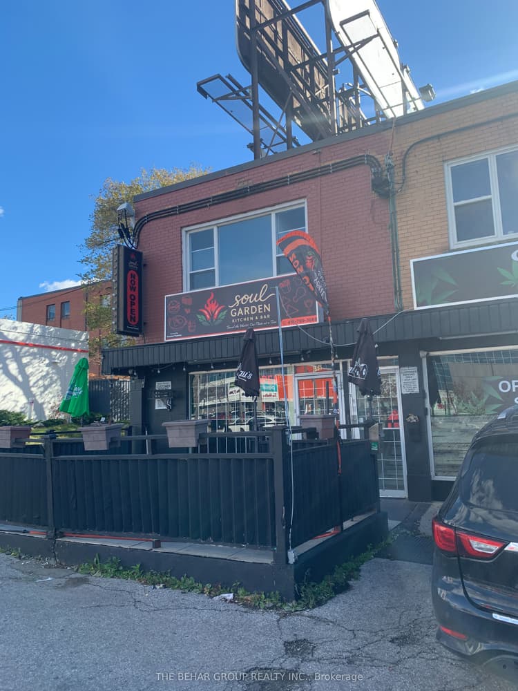 699 Lawrence Avenue