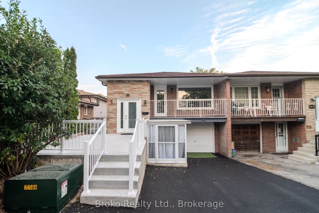 Semi-Detached at 7782 Kittridge Drive, Mississauga, ON L4T 3J6