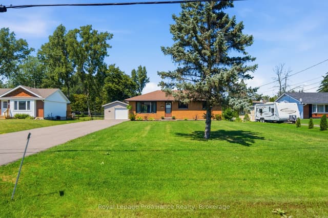 Detached at 499 Meyers Creek Road, Quinte West, ON K8V 0P4