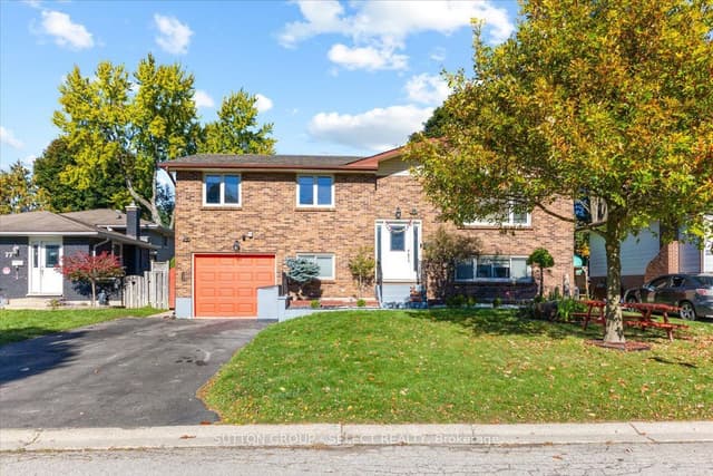 Detached at 73 Gablewood Crescent, London North, ON N6G 2Z8