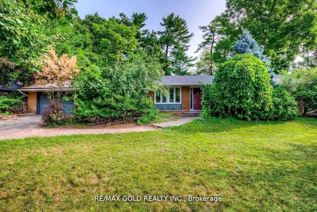 Detached at 275 Eastcourt Road, Oakville, ON L6J 4Y5