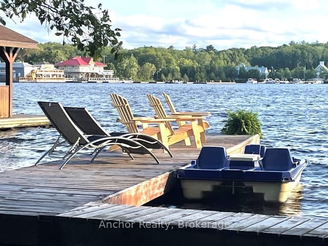 Detached at 630 Farquhar Street, Gravenhurst, ON P1P 1E3