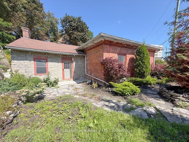 Detached at 6 Willard Street, Belleville, ON K8P 1C5