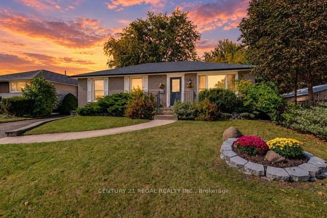 Detached at 2 Alderbury Crescent, Brampton, ON L6T 1P6