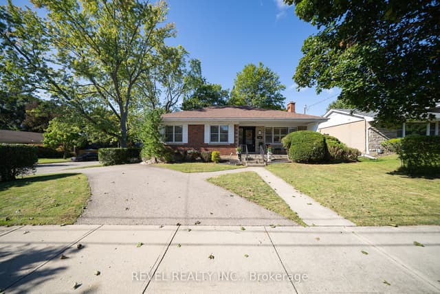 Detached at 57 Devon Street, Brantford, ON N3R 1M5