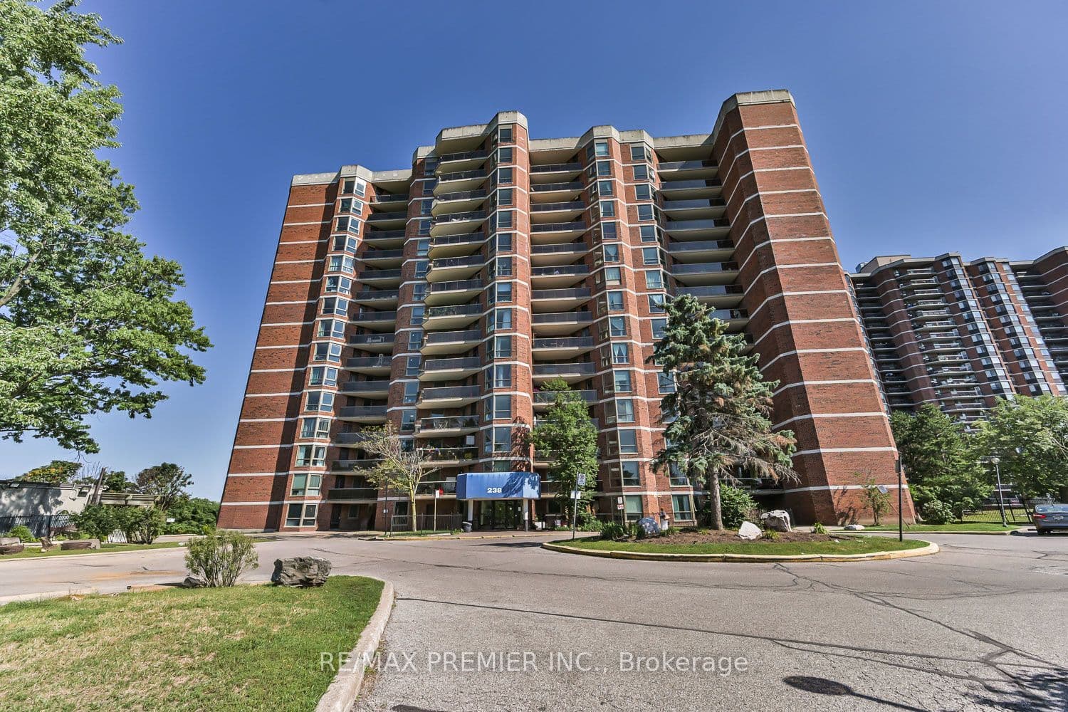 Suite 408 · Floor 4, Unit 408 · 238 Albion Rd