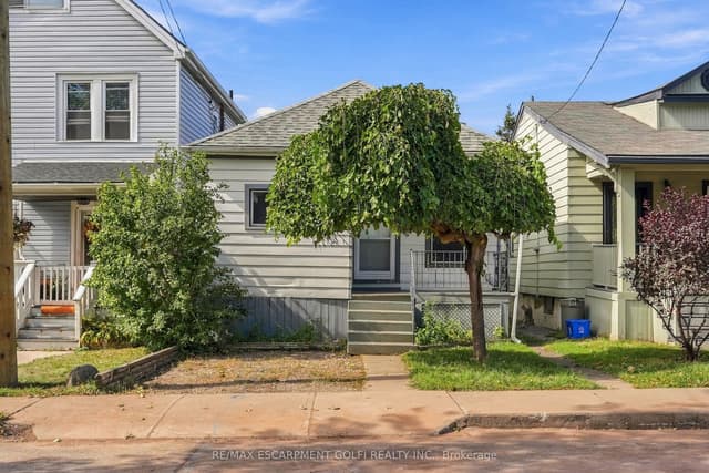 Detached at 77 Province Street N, Hamilton, ON L8H 4H5