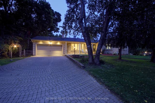 Detached at 551 Cochise Crescent, Mississauga, ON L5H 1Y3