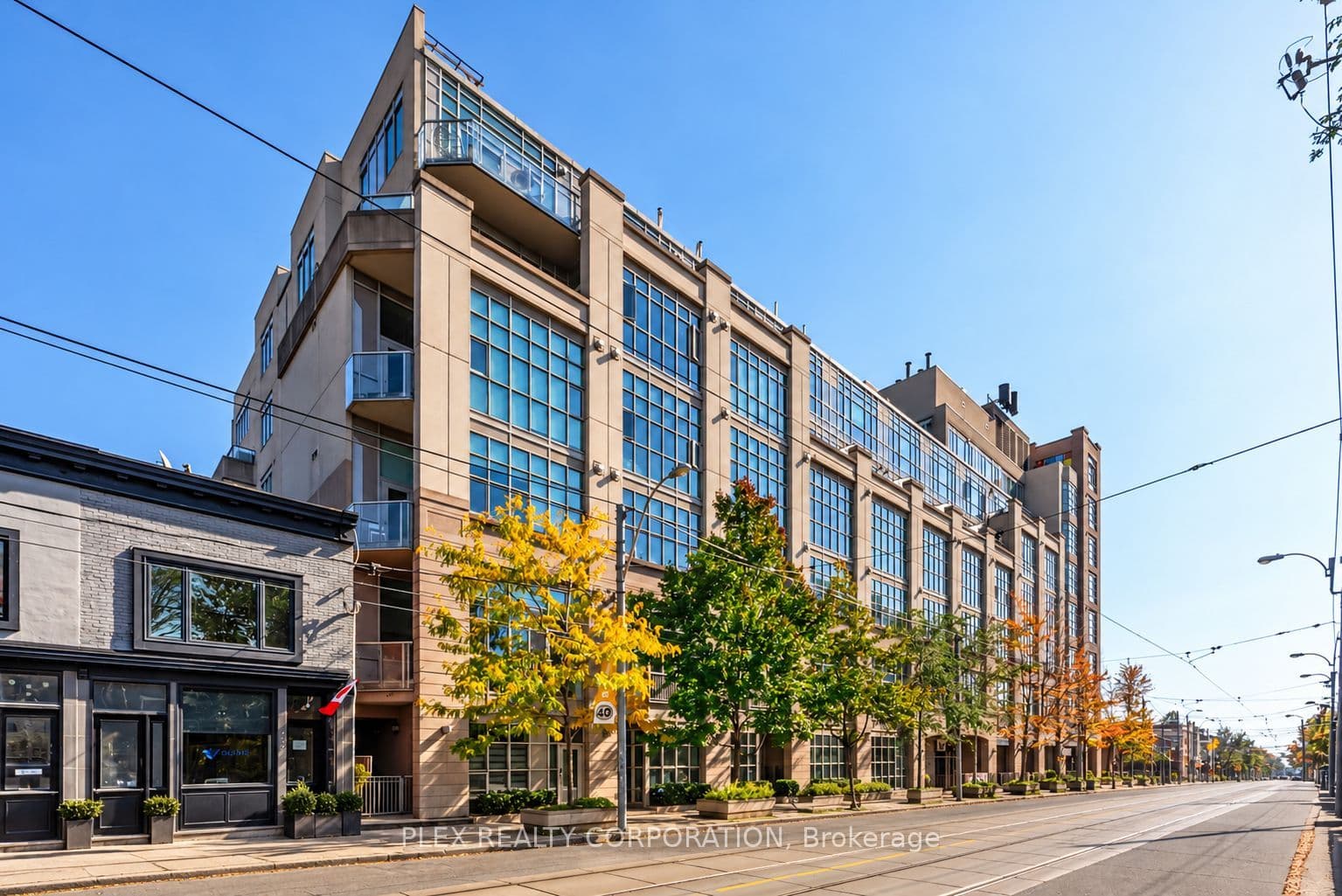 Suite 410 · Floor 4, Unit 410 · 437 Roncesvalles Ave