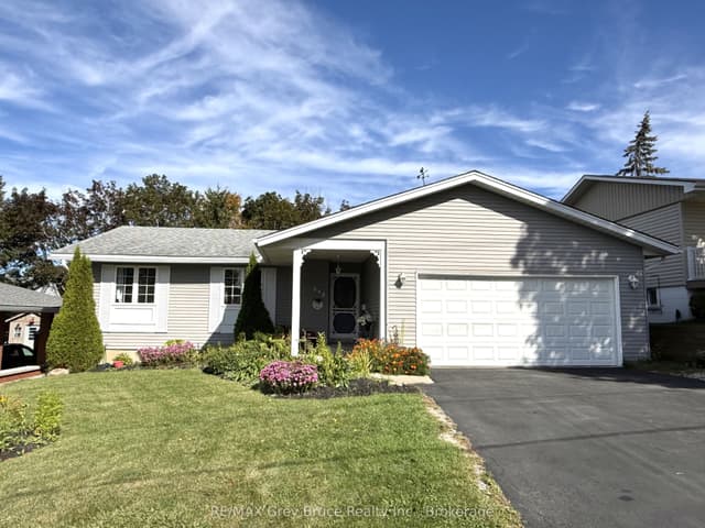 Detached at 840 4th Street E, Owen Sound, ON N4K 1B6