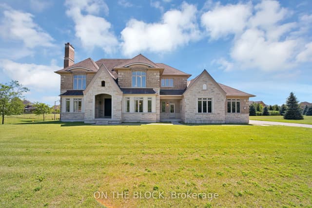 Detached at 24 Whitewood Drive, Whitchurch-Stouffville, ON L4A 1R9