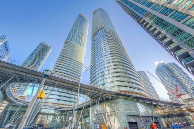 Condo Apartment at 14 York Street 1709, Toronto, ON M5J 0B1, Toronto C01