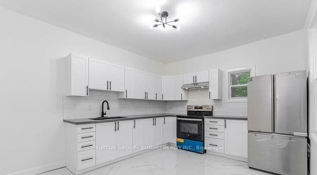 Detached at 439 Ferguson Avenue N, Hamilton, ON L8L 4Z1