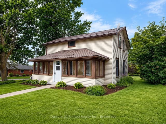 Detached at 4071 Highway 35, Kawartha Lakes, ON K0M 1G0