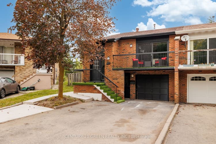 15 Lady Stewart Boulevard