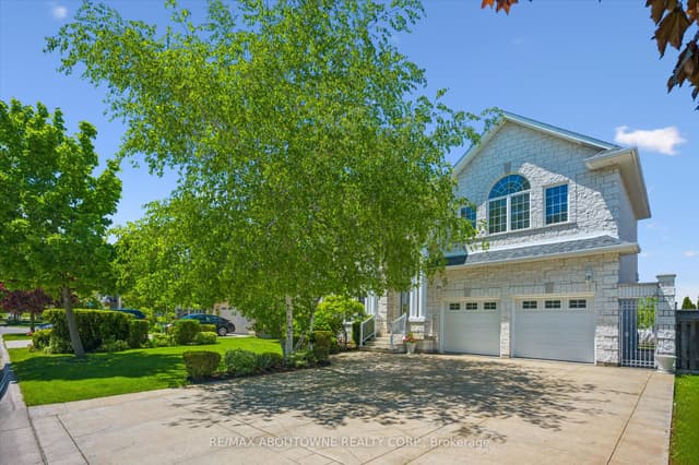 Detached at 6 Fourseasons Drive, Hamilton, ON L8E 5Y5