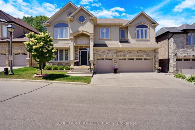 Detached at 258 Edgewater Crescent 8, Kitchener, ON N2A 4M2