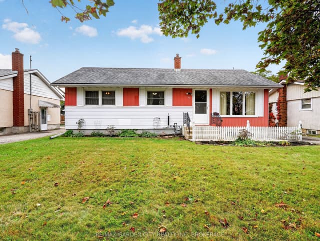 Detached at 94 Jacobson Avenue, St. Catharines, ON L2T 3A3