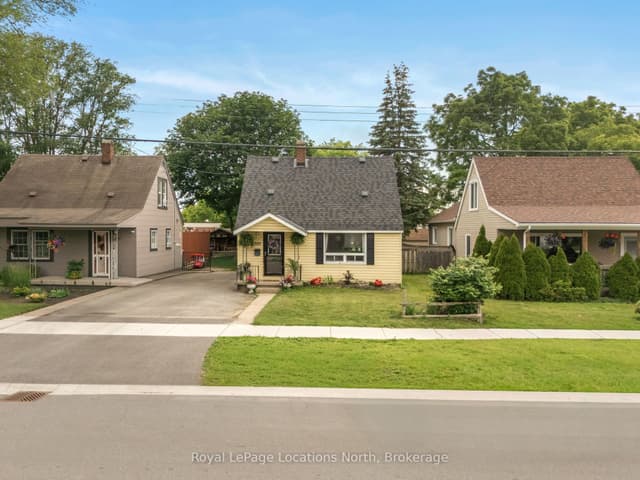 Detached at 520 Maple Street, Collingwood, ON L9Y 2S5