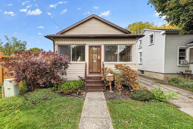 Detached at 741 Nelson Street, Woodstock, ON N4S 4J2