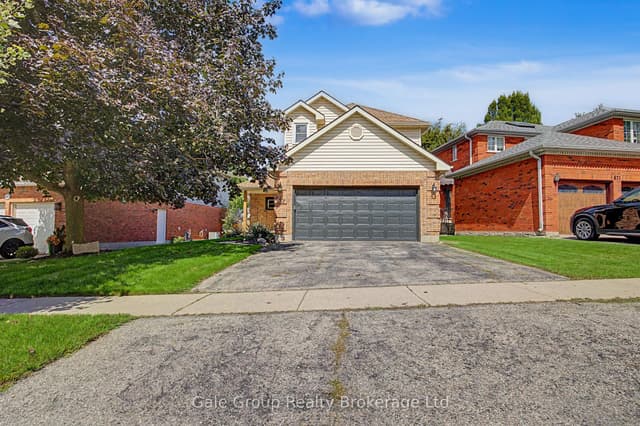 Detached at 667 Springbank Avenue N, Woodstock, ON N4T 1E3