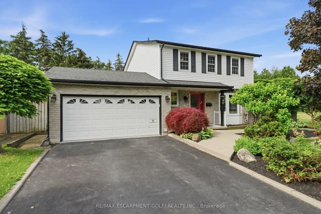 Detached at 95 Birchpark Drive, Grimsby, ON L3M 4M9