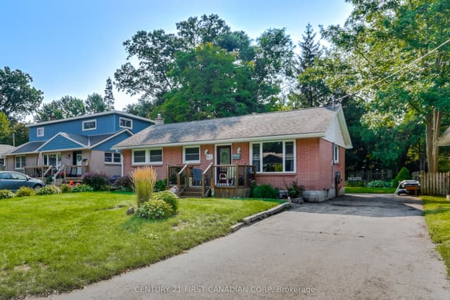 Detached at 62 Thorncrest Crescent, London South, ON N6J 1K3