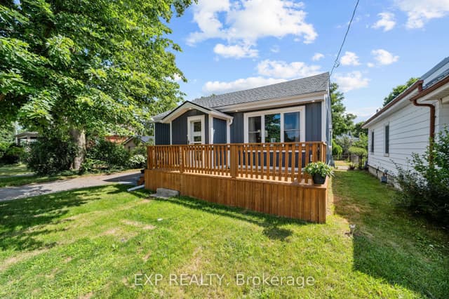Detached at 172 East Street, London East, ON N5Z 2R8