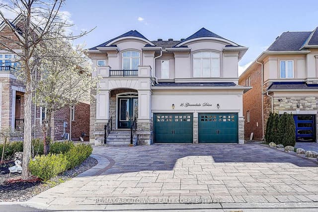 Detached at 16 Gracedale Drive, Richmond Hill, ON L4C 0Y3