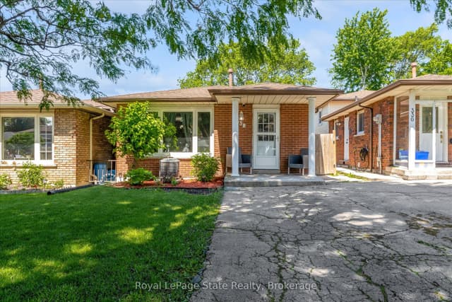 Detached at Hamilton, ON
