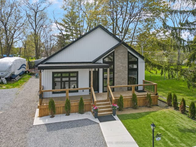 Detached at 8 Adelaide Street, Fort Erie, ON L2A 5K5