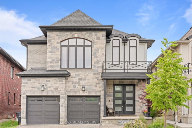 Detached at 130 Pondcliffe Drive, Kitchener, ON N2R 0M4