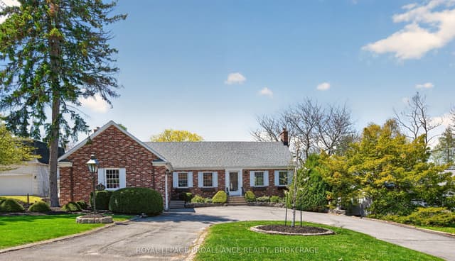 Detached at 209 Fairway Hill Crescent, Kingston, ON K7M 2B5