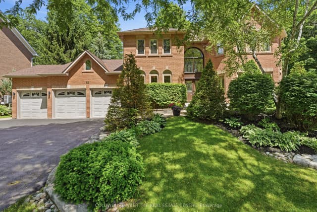 Detached at 49 Falling Leaf Court, Aurora, ON L4G 6K6
