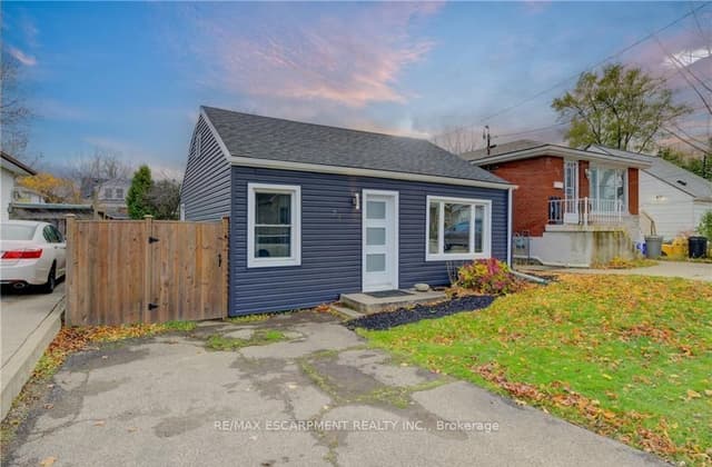 Detached at 73 EAST 33RD Street, Hamilton, ON L8V 3T3