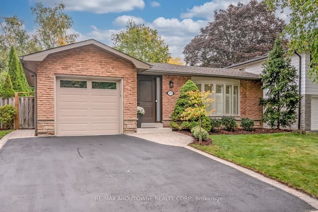 Detached at 173 Arichat Road, Oakville, ON L6J 5N5