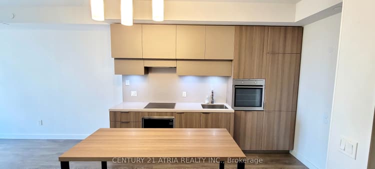 8 Eglinton Avenue