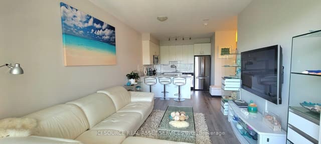 Condo Apartment at 11611 Yonge Street 301, Richmond Hill, ON L4E 1G2
