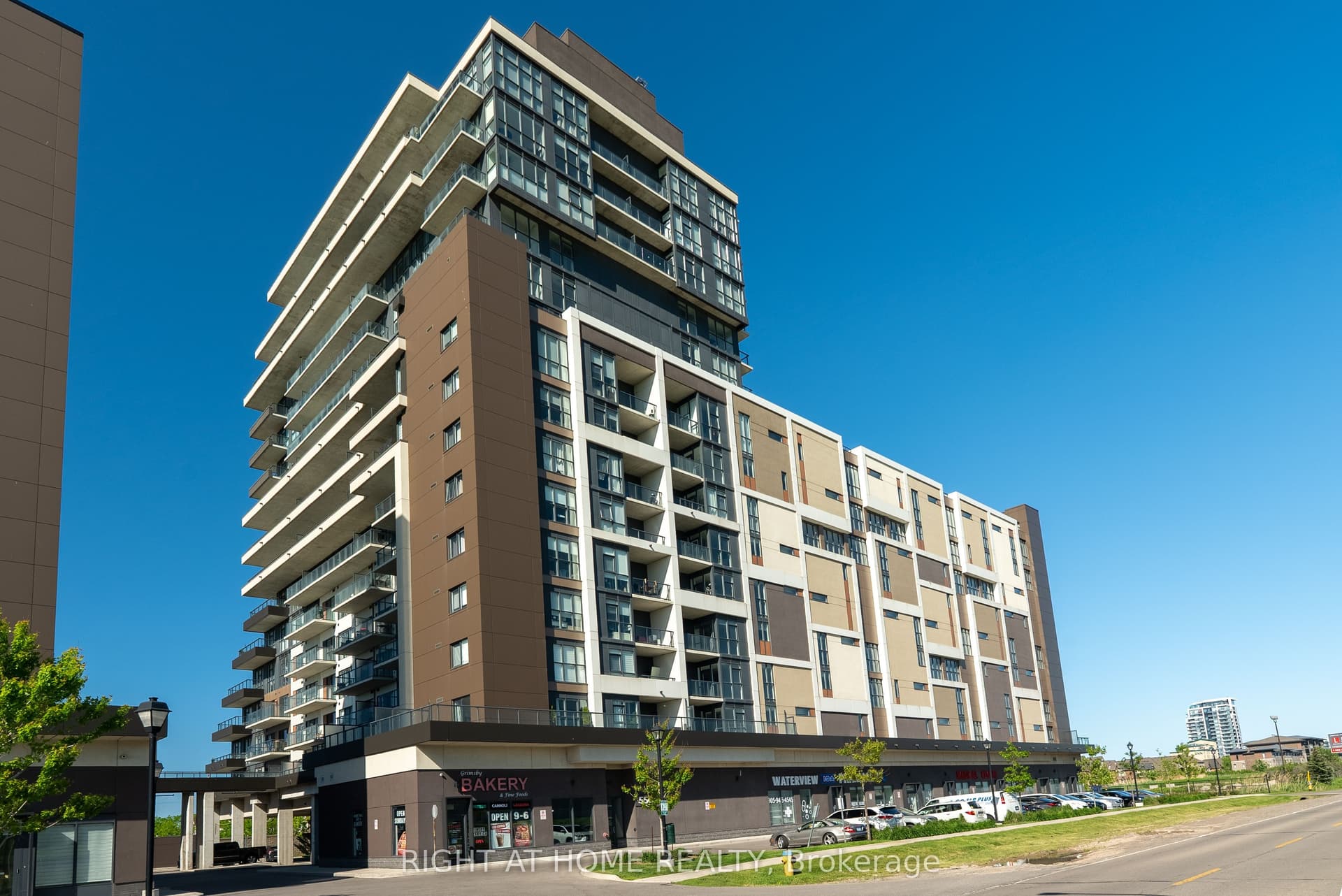 Suite 807 · Floor 8, Unit 807 · 560 North Service Rd