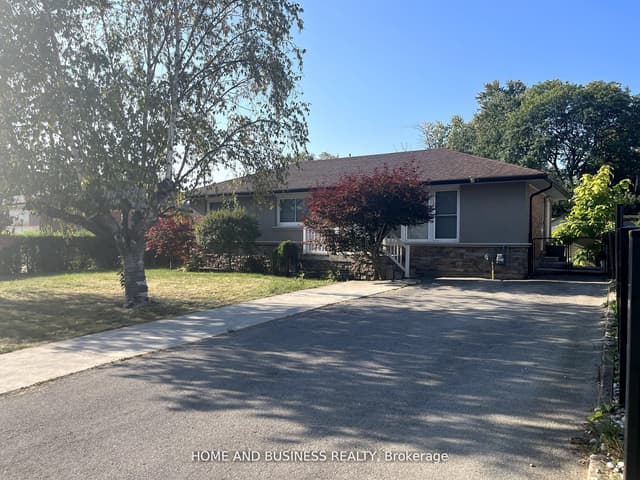 Detached at 376 Ashbury Road, Oakville, ON L6K 2M7