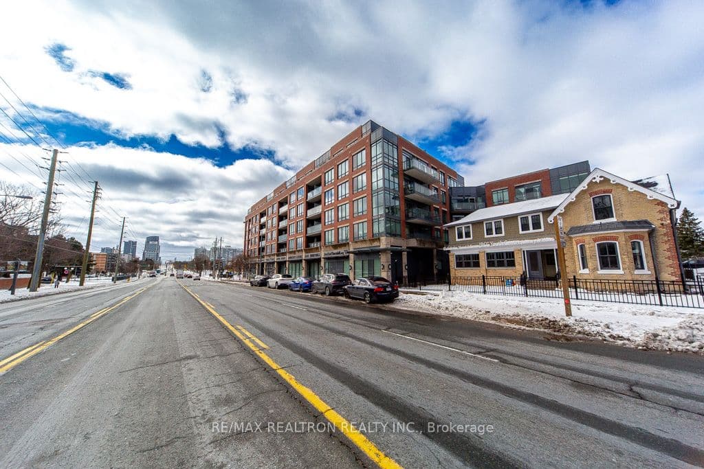 Suite 624 · Floor 6, Unit 624 · 7608 Yonge St