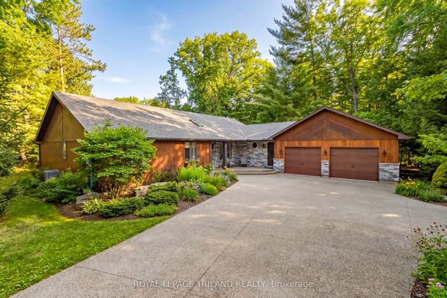 Detached at 10498 Pinetree Drive, Lambton Shores, ON N0M 1T0
