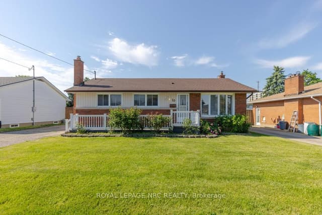 Detached at 10 Ridgeview Avenue, St. Catharines, ON L2M 6B3