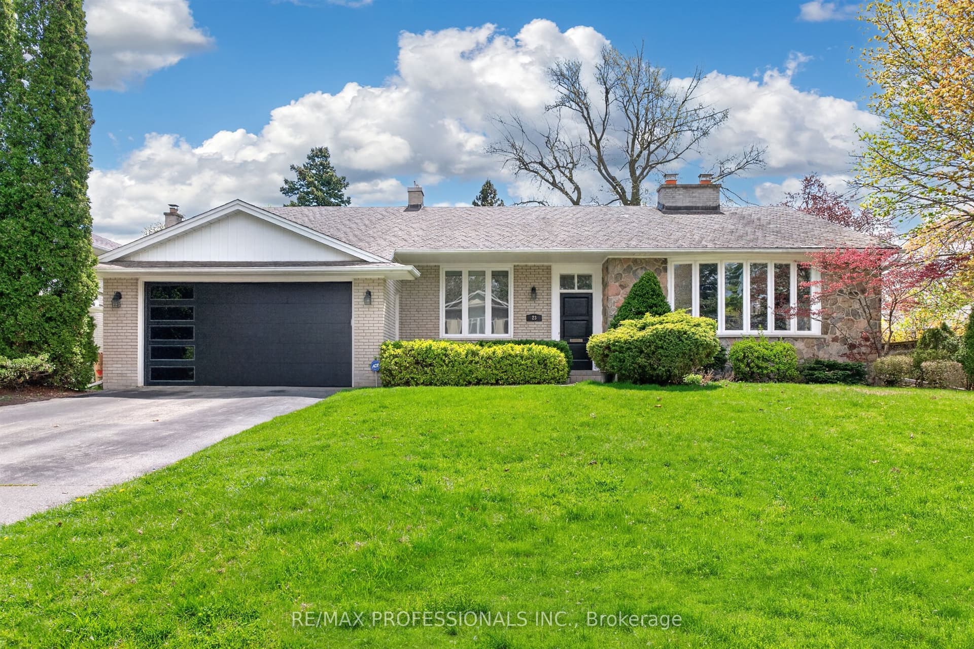 23 Ravensbourne Cres