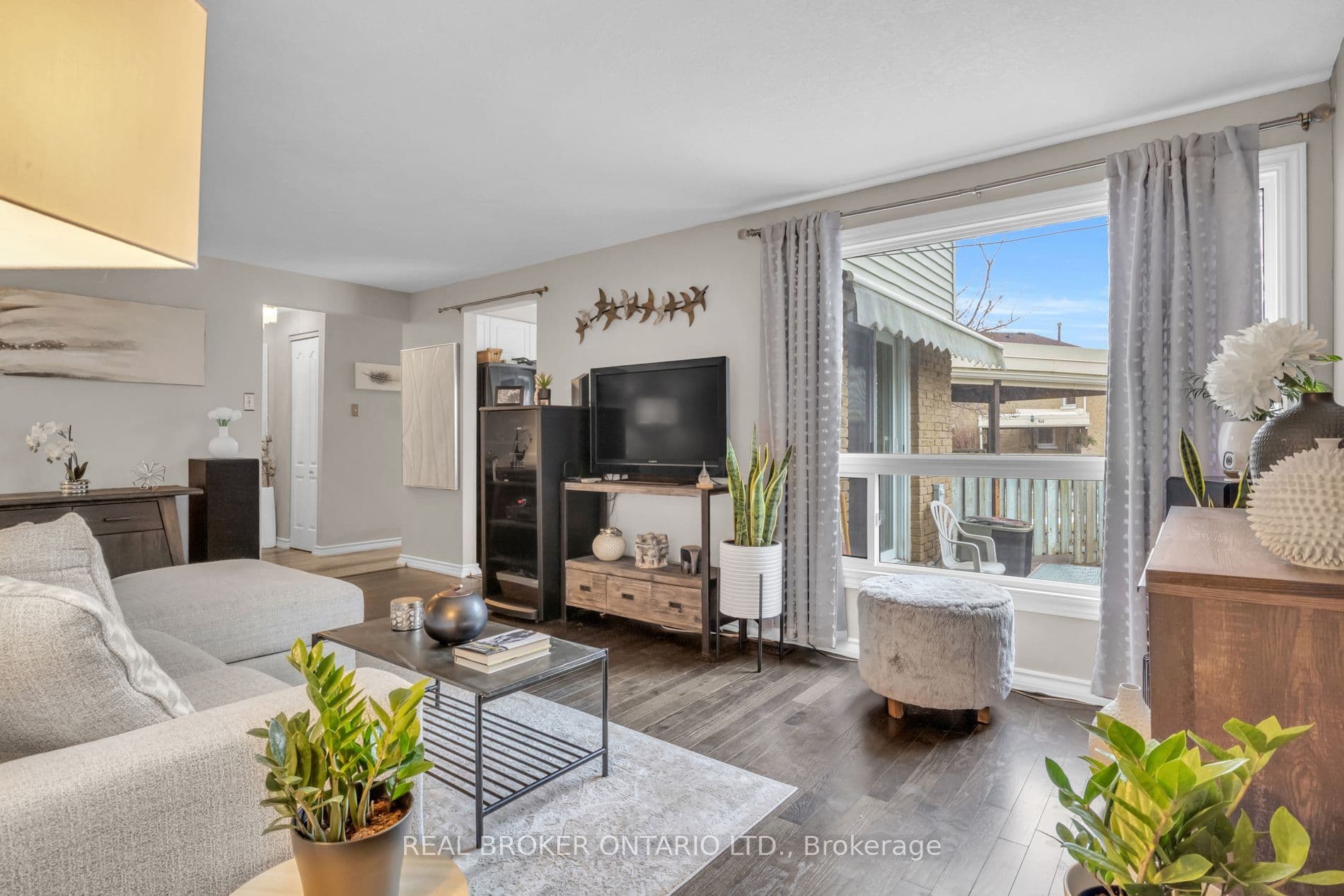 Suite 15, Unit 15 · 415 Morgan Ave