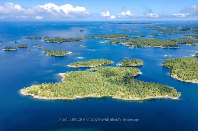 Detached at B433 Campbell Island,, The Archipelago, ON P0G 1G0