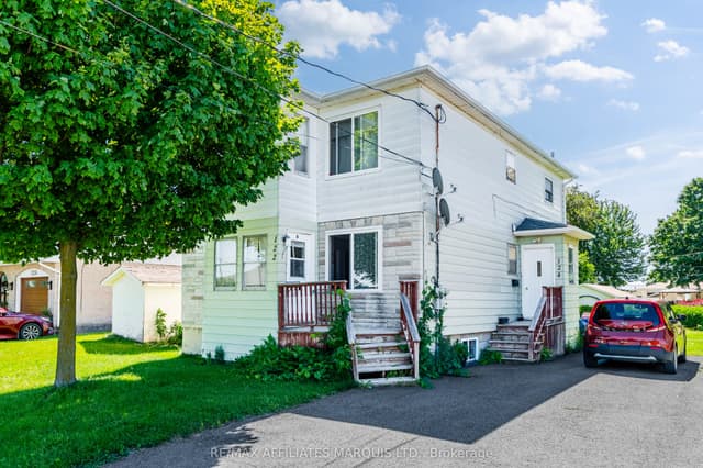 Duplex at 122 New Street, Cornwall, ON K6H 3G2